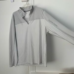 Calvin Klein Large Athletic Long Sleeve Shirt